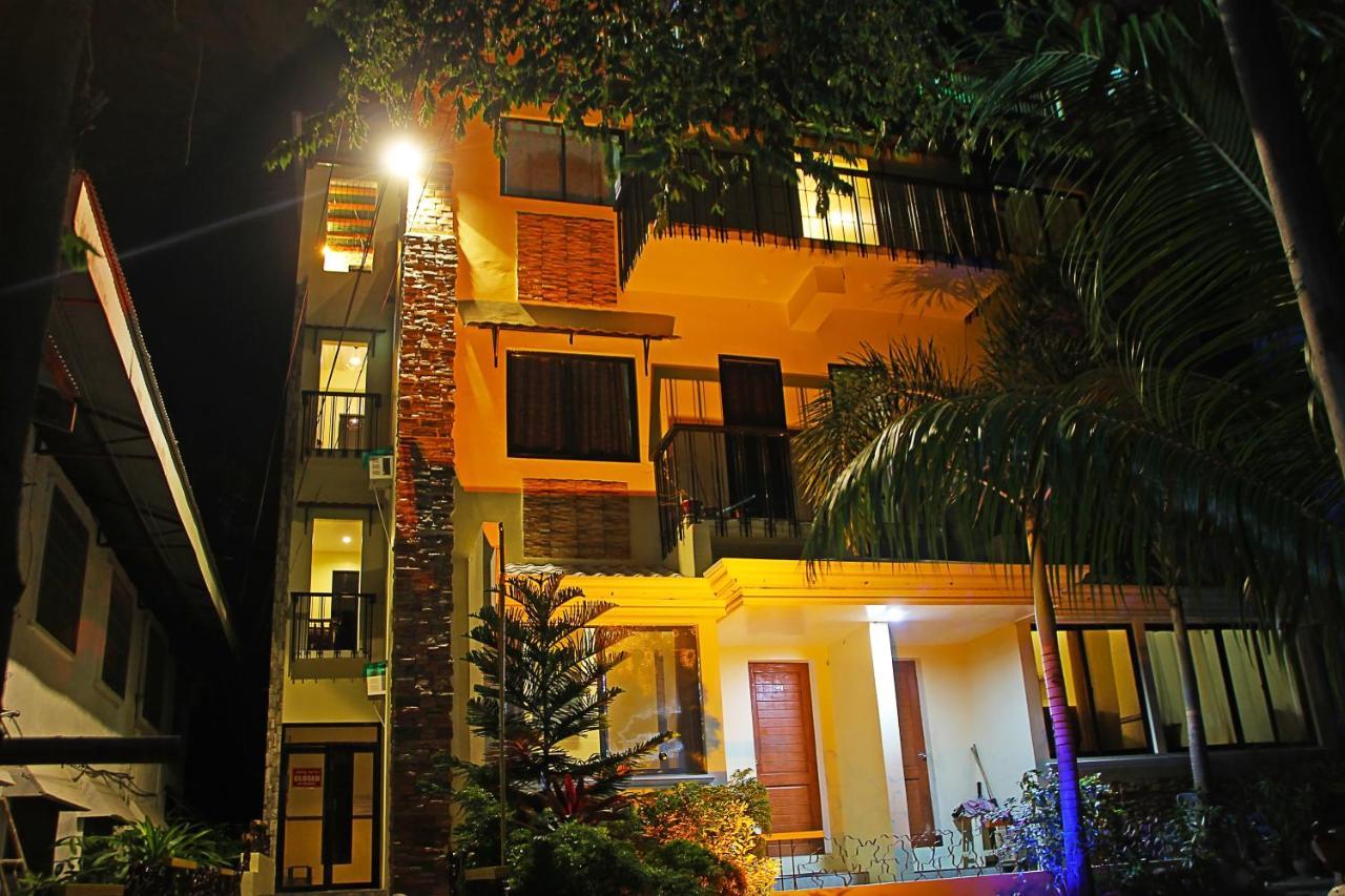 Antwet Backpacker'S Inn & Rooftop Bar Dumaguete City Exterior photo