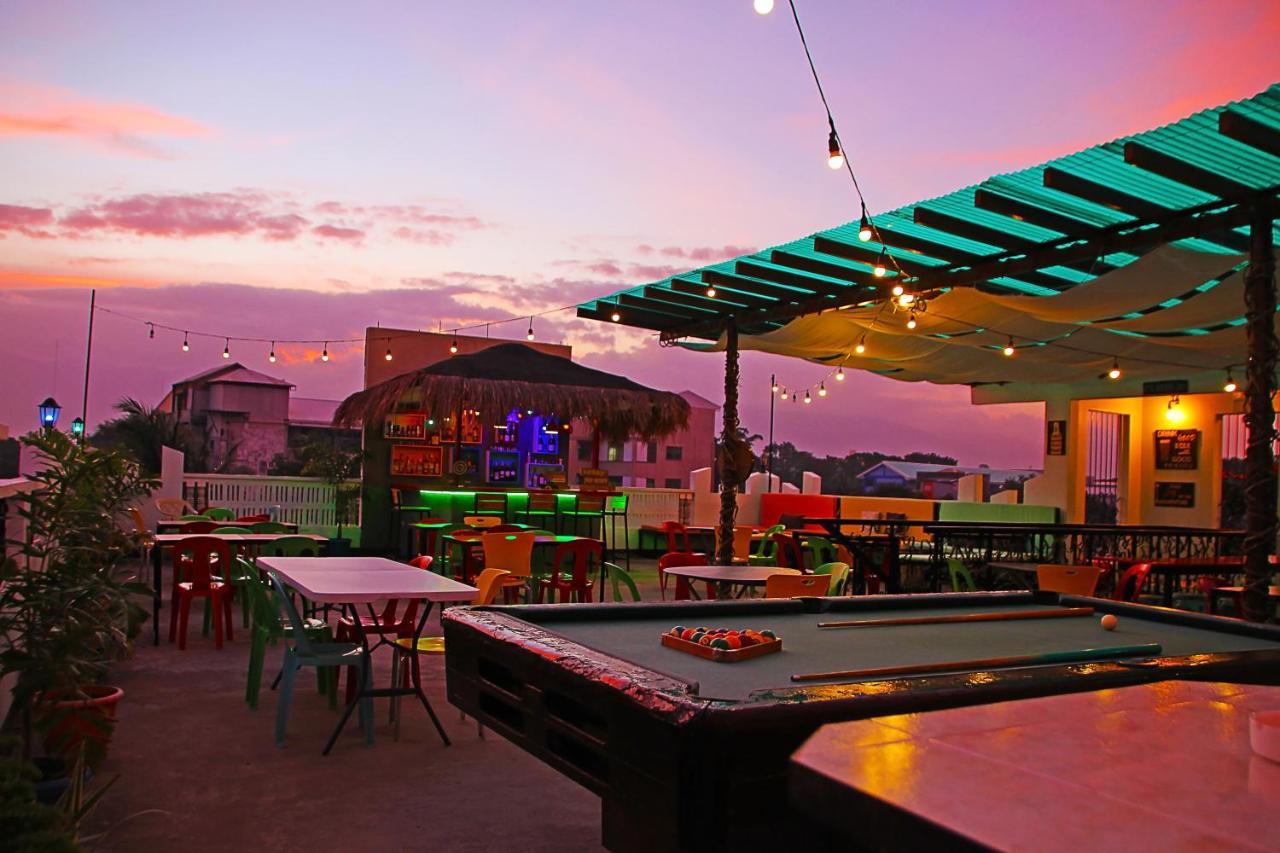 Antwet Backpacker'S Inn & Rooftop Bar Dumaguete City Exterior photo