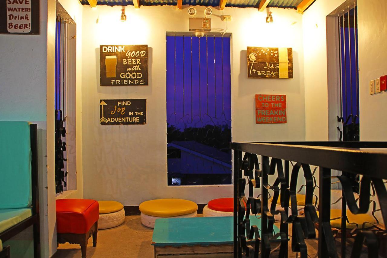 Antwet Backpacker'S Inn & Rooftop Bar Dumaguete City Exterior photo